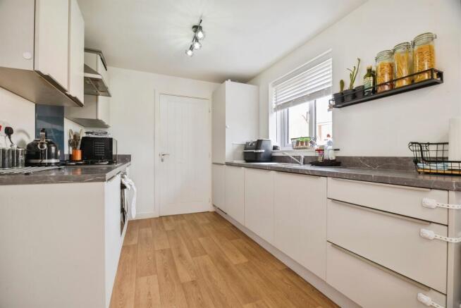 4 bed Detached for sale Image 4