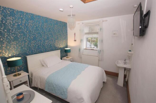 Bedroom 2.JPG