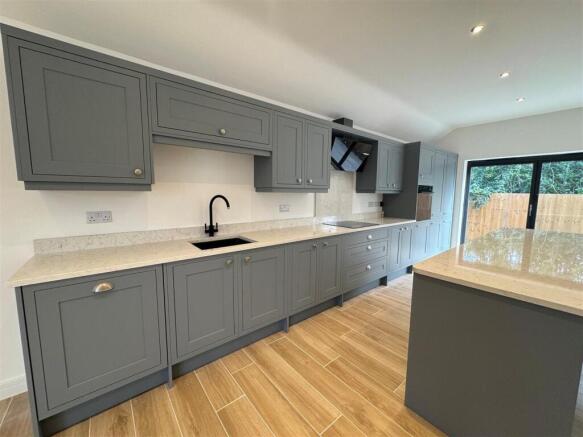 2 bed Detached for sale Image 5