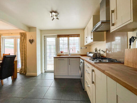 Kitchen & Dining Room