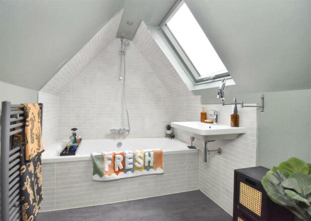En-Suite Bathroom