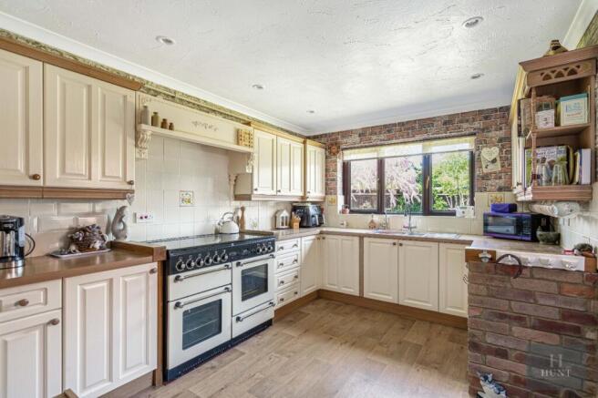 Hunt Road, Thame, Oxfordshire, OX9 photo 4