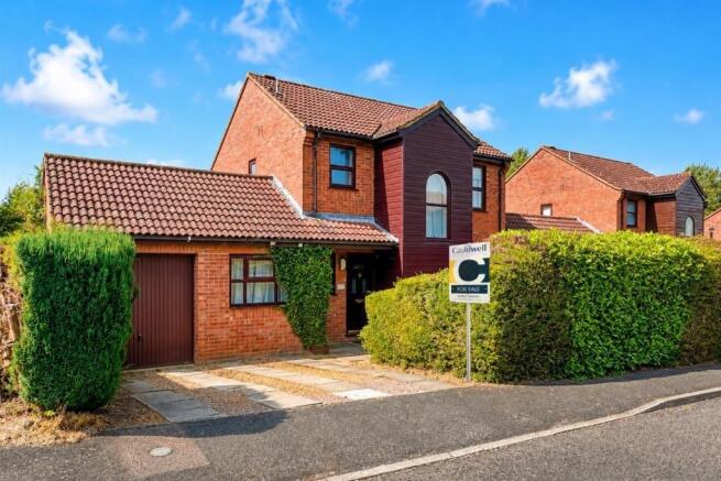 3-bed detached on Gatcombe, Great Holm, Milton Keynes, £459,995