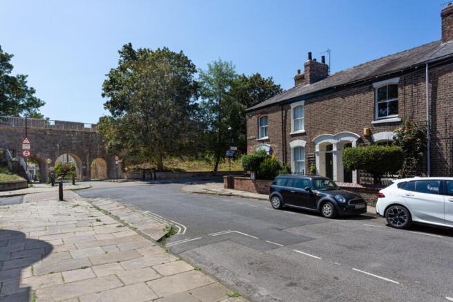 2 bed Terraced for sale Image 10