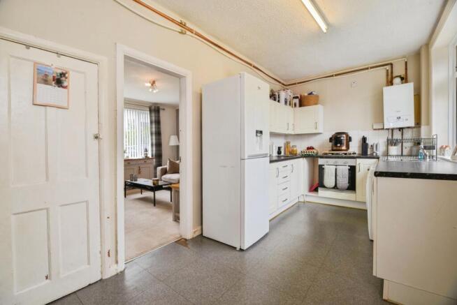 3 bed Semi-Detached for sale Image 7