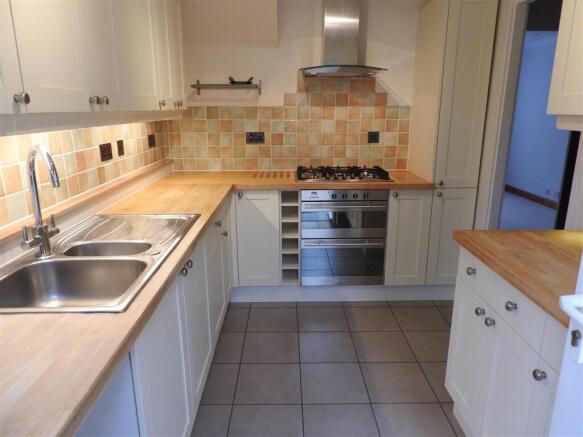 1. Kitchen.JPG