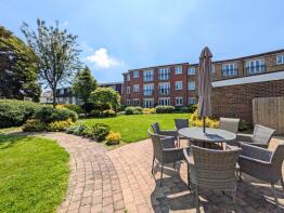 Flat 21, 503 Sandringham Court, London Road, Hadleigh, Benfleet SS7 1BD