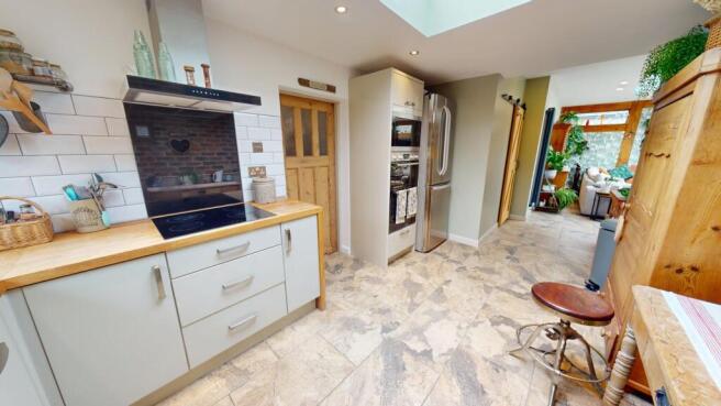 4 bed Detached Bungalow for sale Image 8