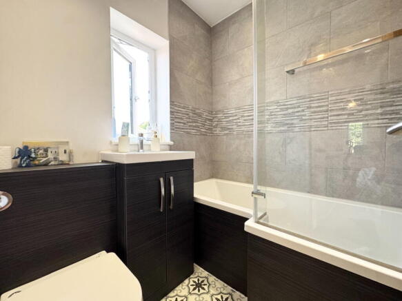 3 bed Semi-Detached for sale Image 12