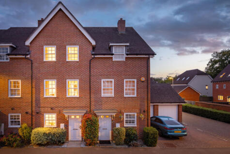 Whittaker Drive, Horley, RH6