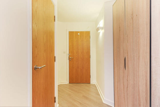 1 bed Apartment to rent Image 8