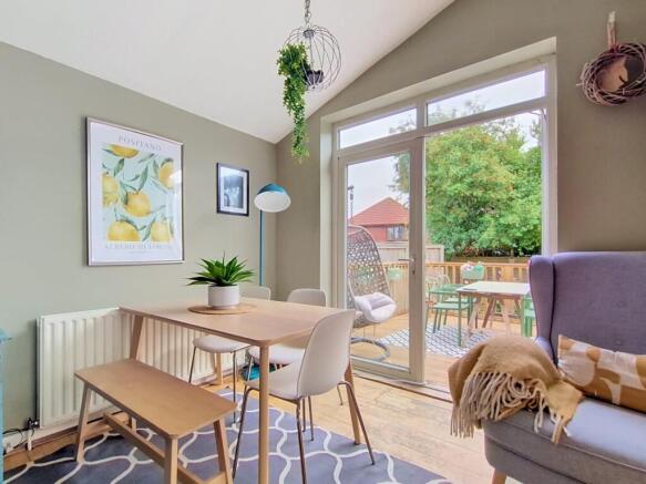 4 bed Semi-Detached for sale Image 10