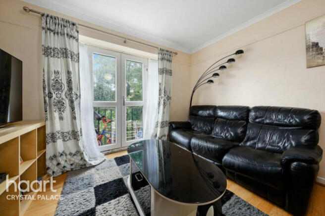 2-bed flat on Charters Close, LONDON, £350,000