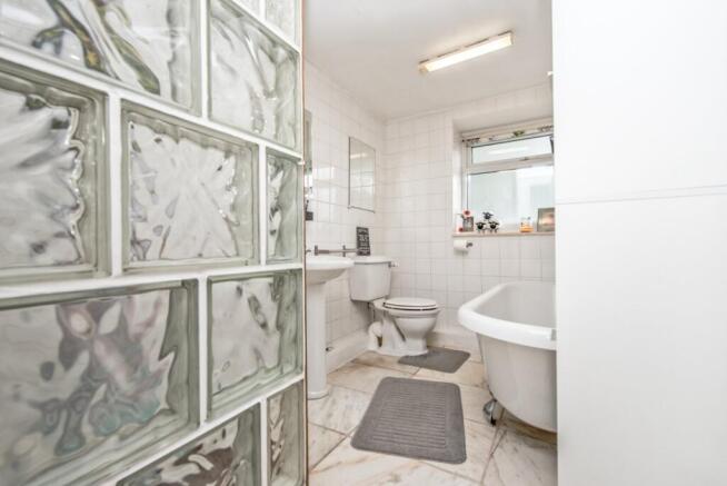 2 bed Bungalow for sale Image 9