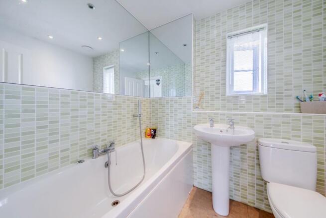 Family Bathroom/WC