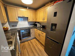 104, 399 425 City Gate House, Eastern Avenue, Ilford IG2 6BF