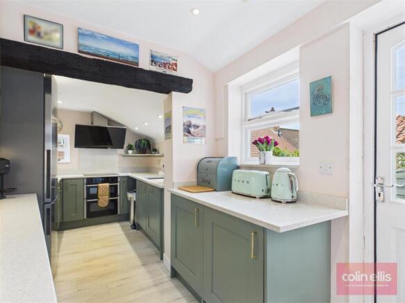 4 bed Terraced for sale Image 8