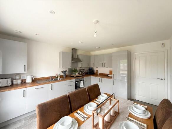 3 bed Semi-Detached for sale Image 5