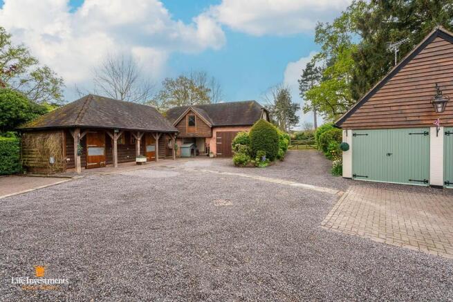 Entrance Driveway