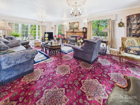 4 bed Detached for sale Image 5
