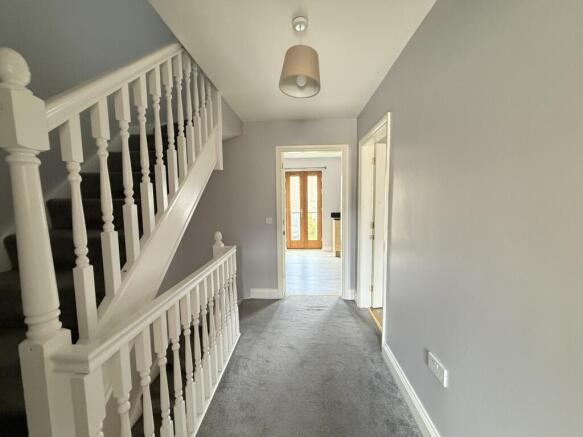 5 bed Town House for sale Image 11
