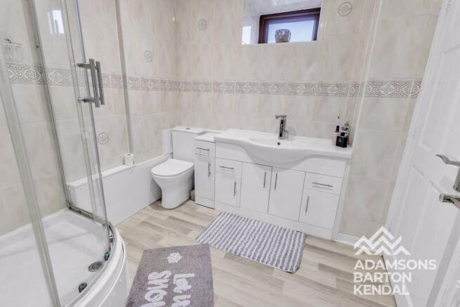 6 bed Detached for sale Image 11