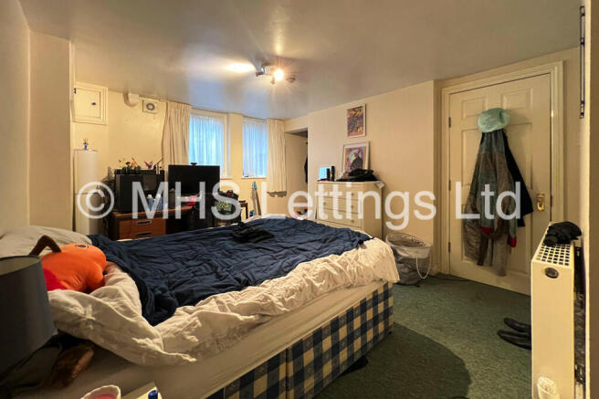 6 bed Terraced to rent Image 12
