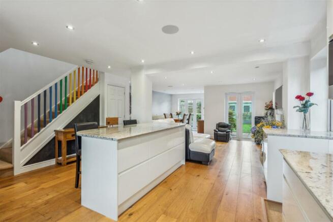 OPEN PLAN KITCHEN
