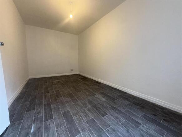 2 bed Apartment for sale Image 7