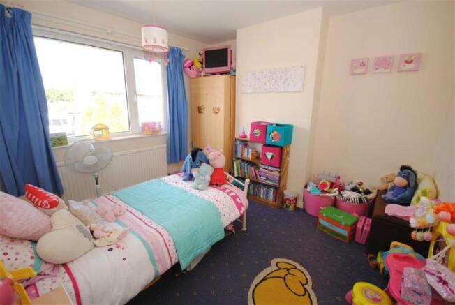BEDROOM 2