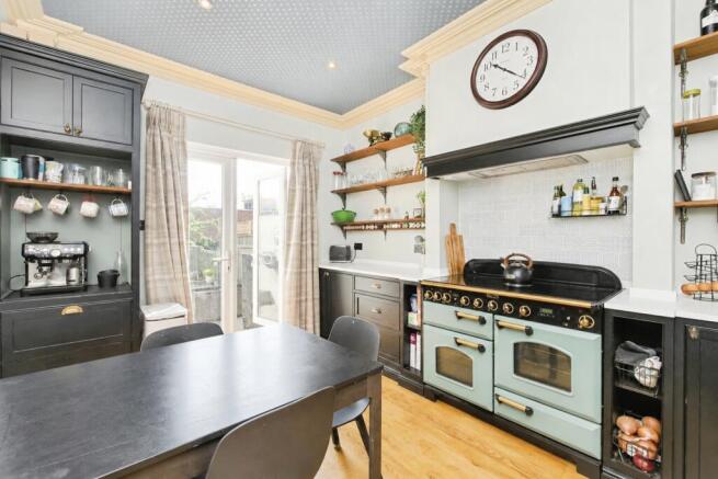 4 bed Terraced for sale Image 5