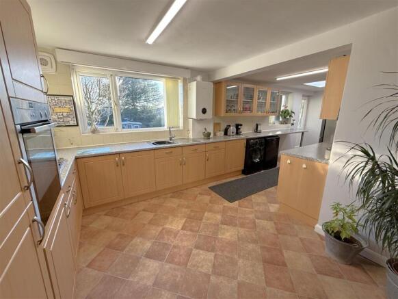 Kitchen A.JPG