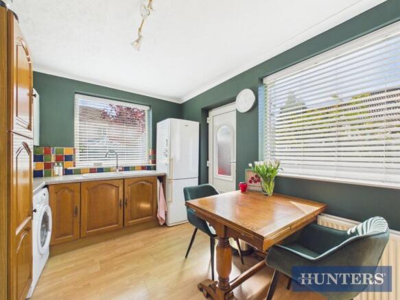 2 bed Semi-Detached Bungalow for sale Image 6