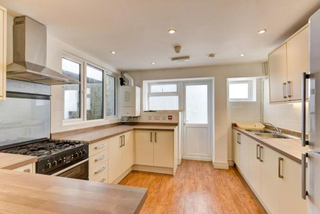 18 Egremont Place Kitchen (4)