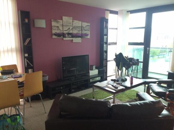 2 bed Flat to rent Image 10