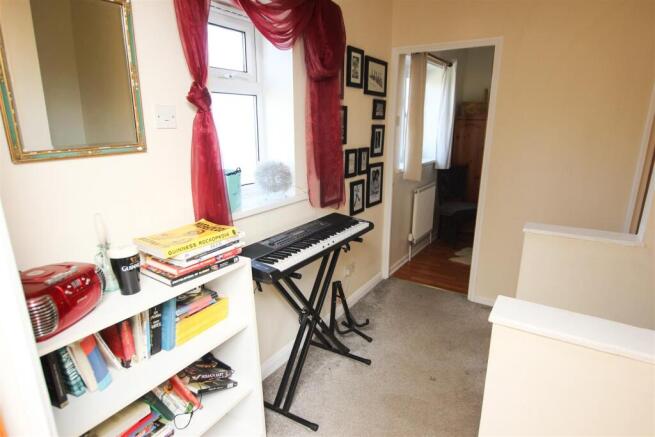 FIRST FLOOR LANDING