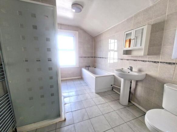 4 bed Terraced for sale Image 12