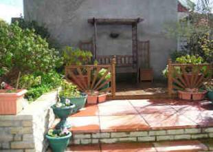 ENCLOSED REAR GARDEN