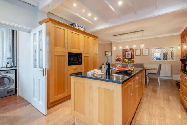 5 bed Manor House for sale Image 7