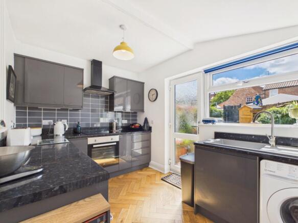 3 bed Terraced for sale Image 8