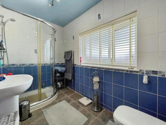 4 bed Semi-Detached for sale Image 12