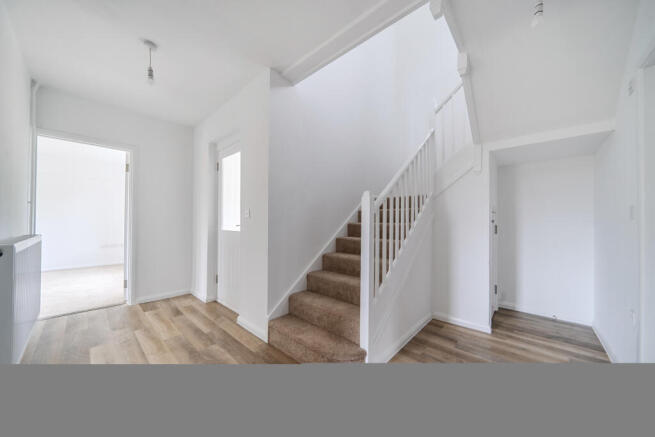 3 bed House to rent Image 8