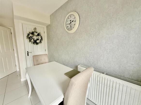 3 bed Semi-Detached for sale Image 10