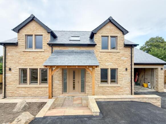 4 bed Detached for sale in holmfirth