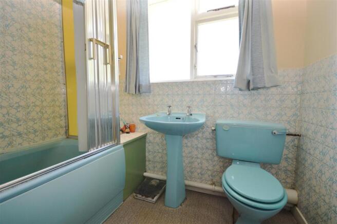 Family Bathroom.JPG