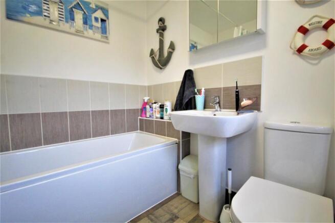 BATHROOM.JPG