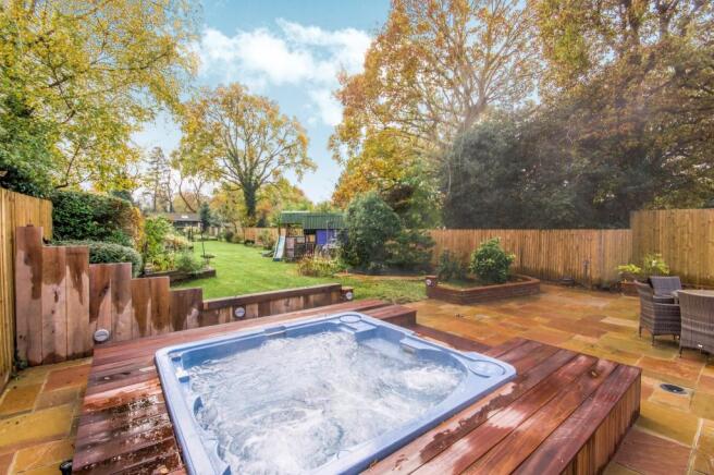 Gardens and hot tub