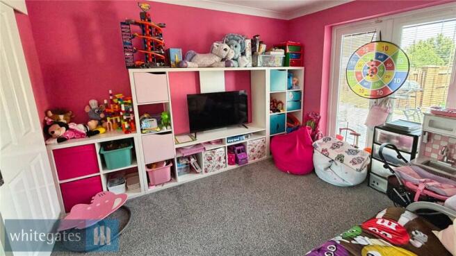 4 bed Detached for sale Image 7