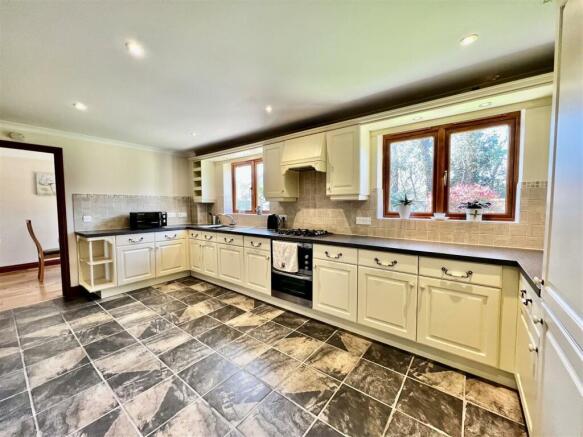 Kitchen-.jpg