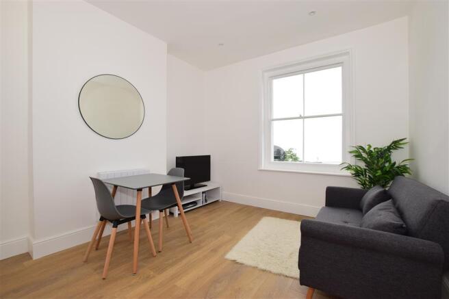 Kitchen/ Living Room